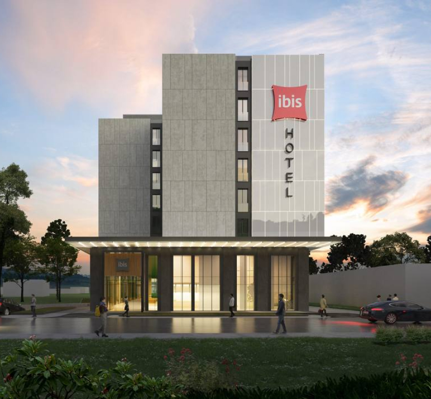 Отель “Ibis Hotel Alfraganus”