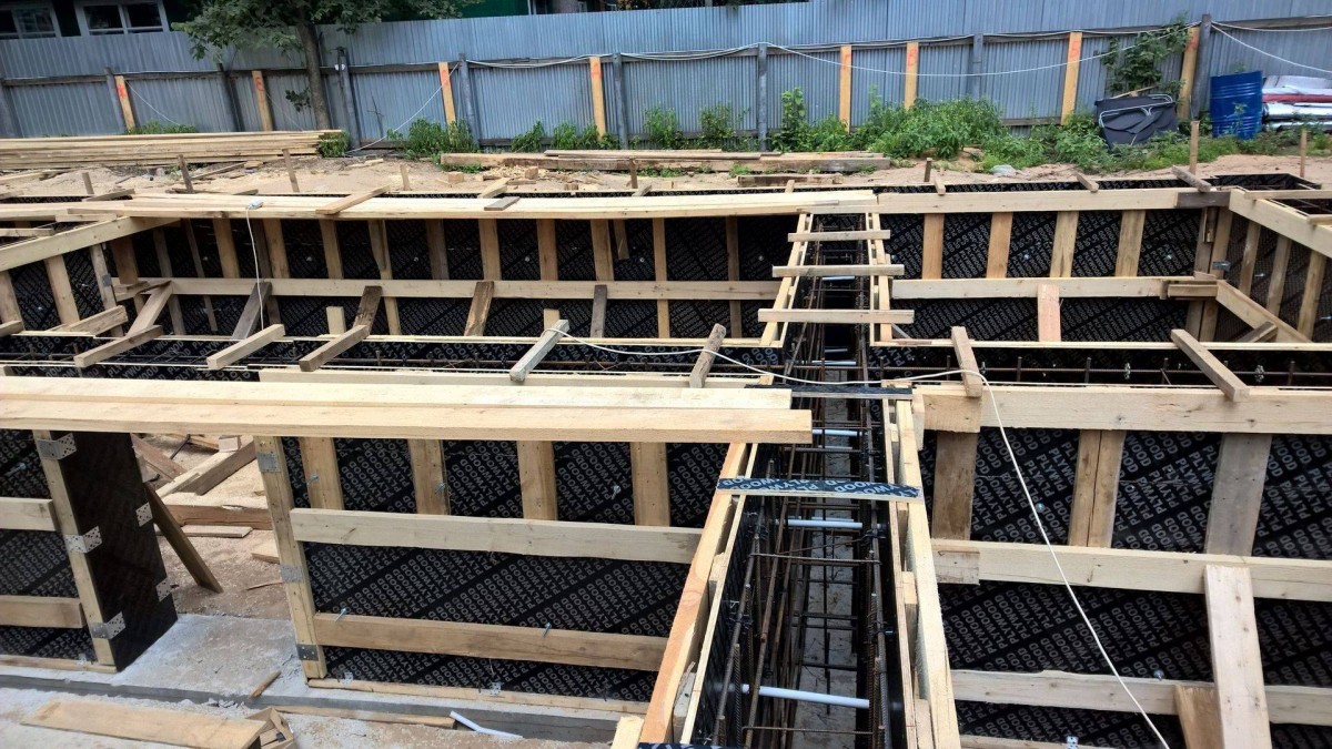 How many cycles can laminated plywood withstand?