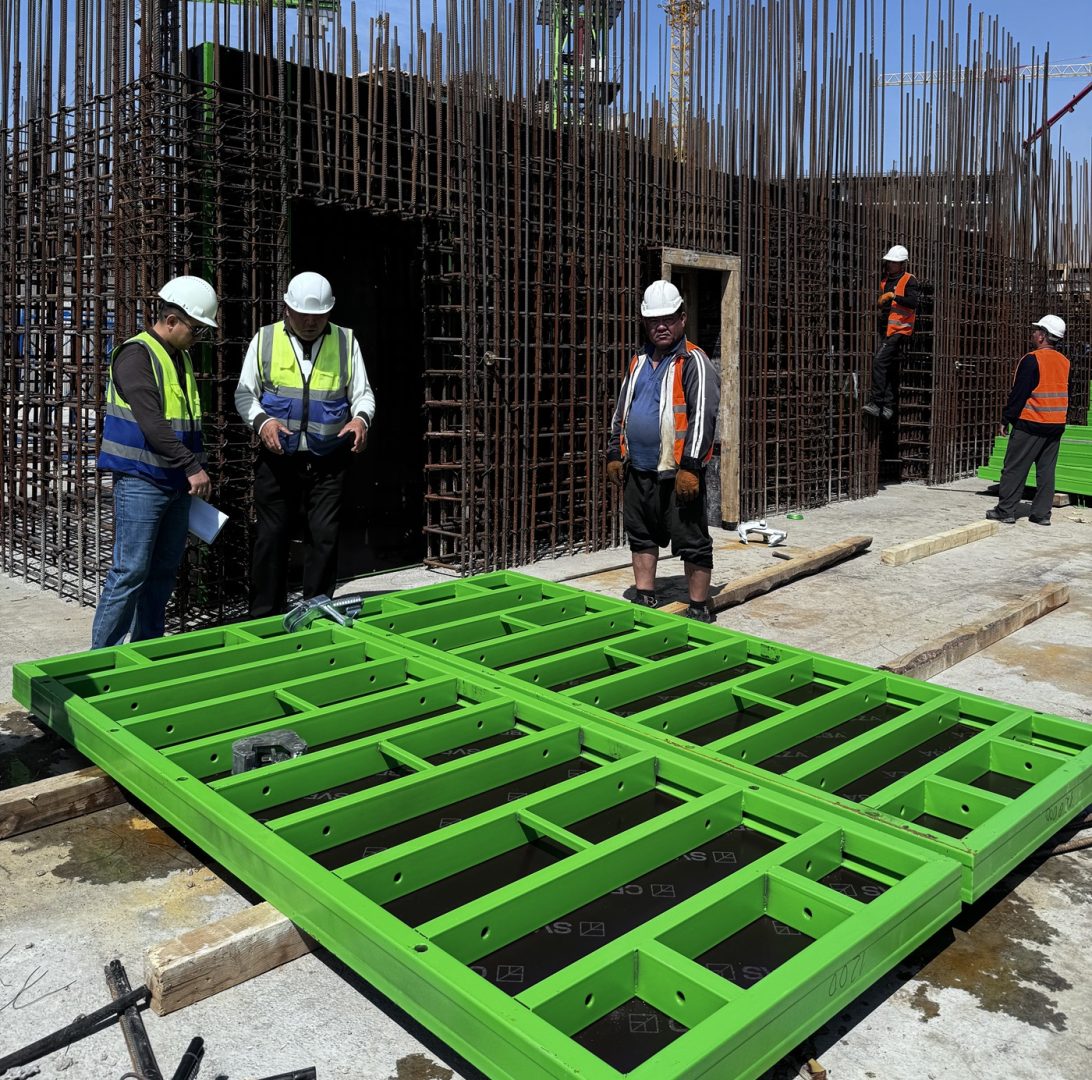 Крупнощитовая или мелкощитовая опалубка: что выгоднее для застройщика